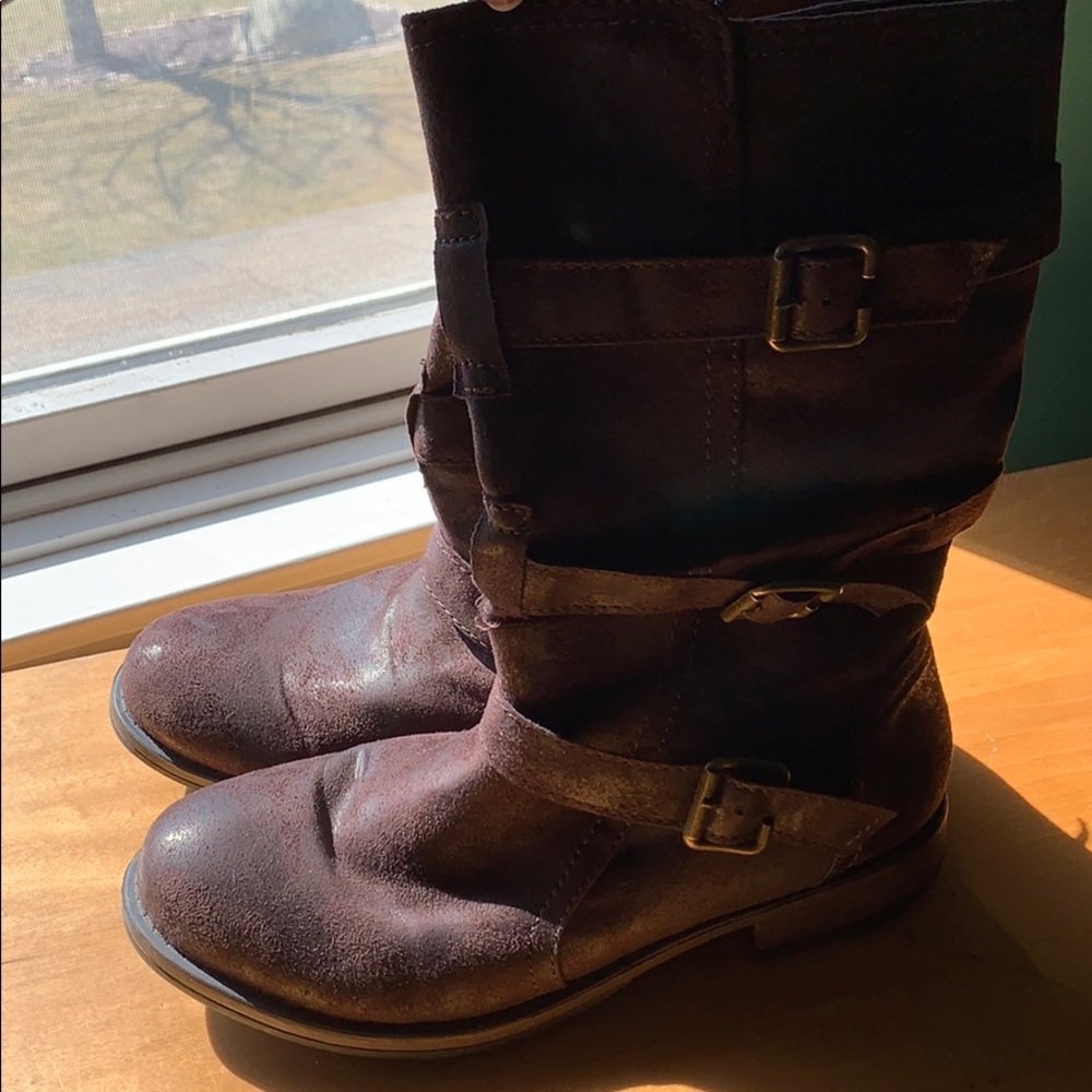 Brown boots